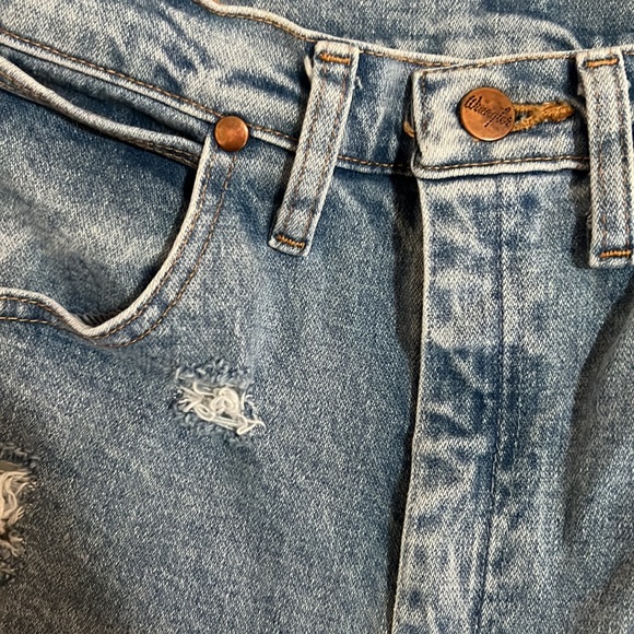 Custom wrangler shorts - Picture 4 of 5